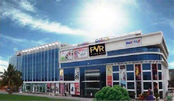 Shopping and Entertainment near Prestige Park Ridge is Airport retail